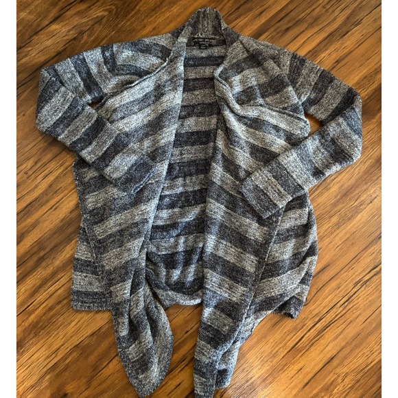 Barefoot Dreams Sweaters - Barefoot Dreams Sweater Size S/M Gray Stripe Cozy Chic Lite Island Wrap Cardigan